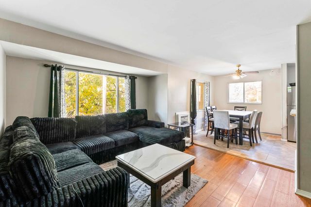 2504 Algonquin Road 17, Rolling Meadows, IL 60008
