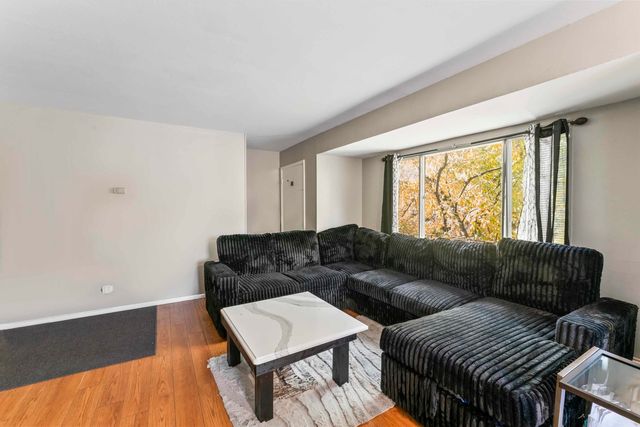 2504 Algonquin Road 17, Rolling Meadows, IL 60008