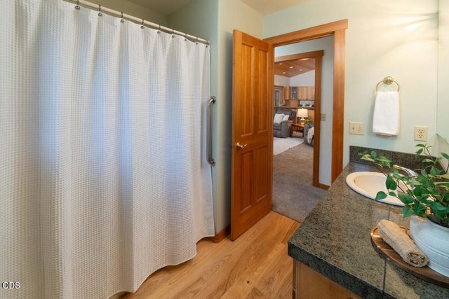 16921 Pony Express Way, Bend, OR 97707