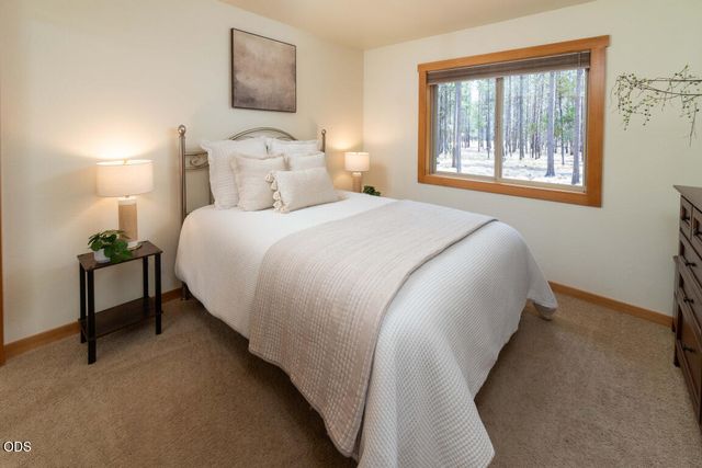 16921 Pony Express Way, Bend, OR 97707
