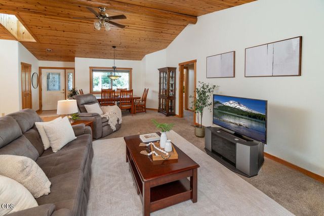 16921 Pony Express Way, Bend, OR 97707