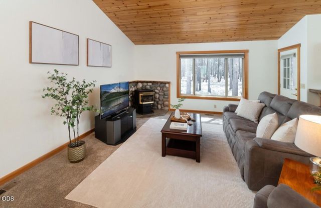 16921 Pony Express Way, Bend, OR 97707