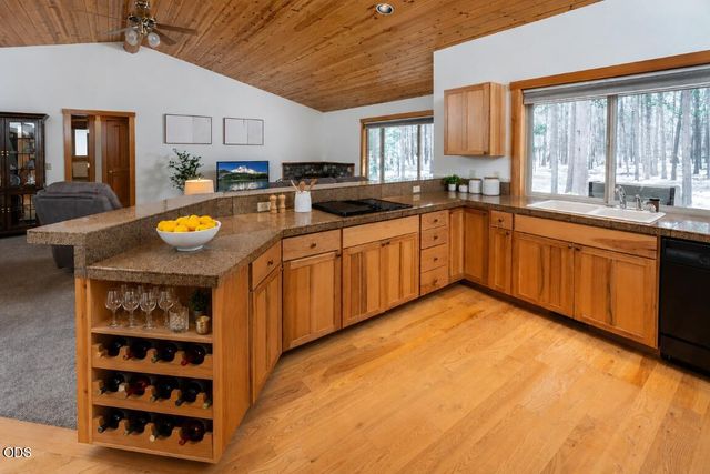 16921 Pony Express Way, Bend, OR 97707
