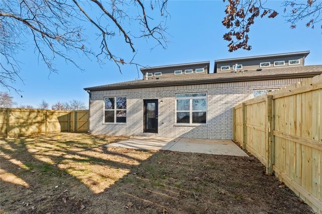 700 Sun Meadows Loop, Centerton, AR 72719