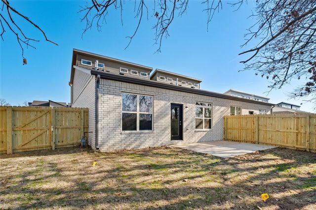 700 Sun Meadows Loop, Centerton, AR 72719