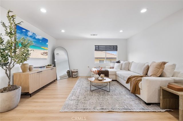 21174 Lone Star, Saugus, CA 91390