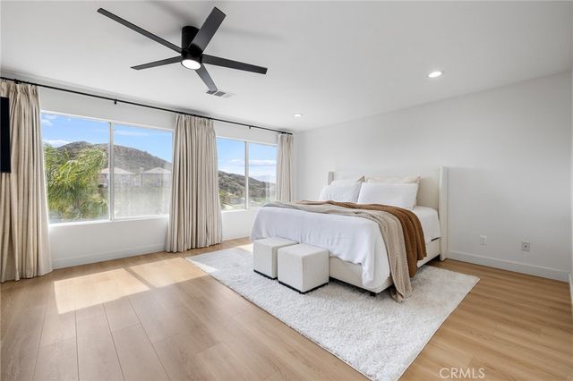 21174 Lone Star, Saugus, CA 91390