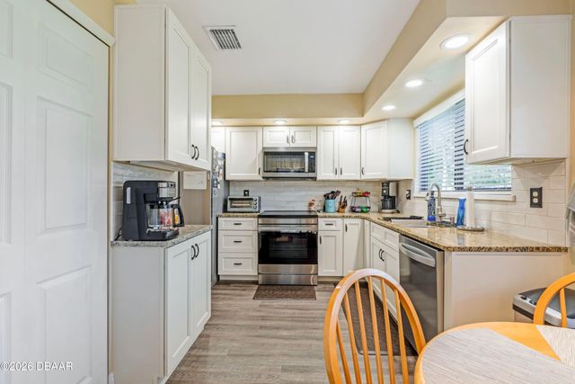 1885 Silver Fern Drive, Port Orange, FL 32128