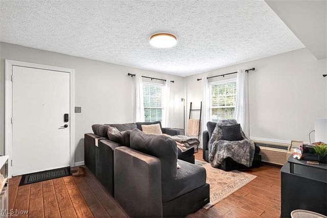 1473 Munroe Falls Avenue, Cuyahoga Falls, OH 44221