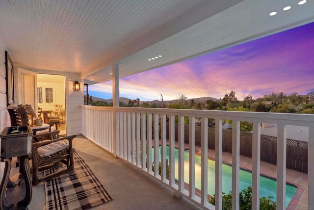 10409 Grandview Dr, La Mesa, CA 91941