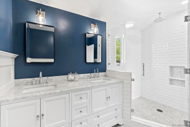 10409 Grandview Dr, La Mesa, CA 91941