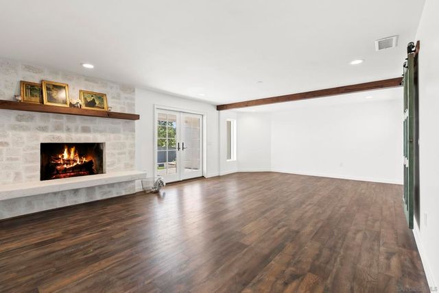 10409 Grandview Dr, La Mesa, CA 91941