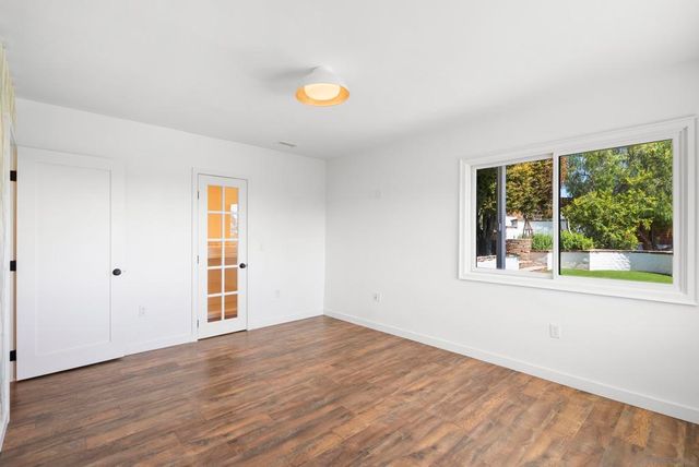 10409 Grandview Dr, La Mesa, CA 91941