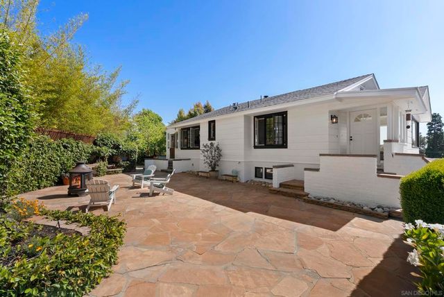 10409 Grandview Dr, La Mesa, CA 91941