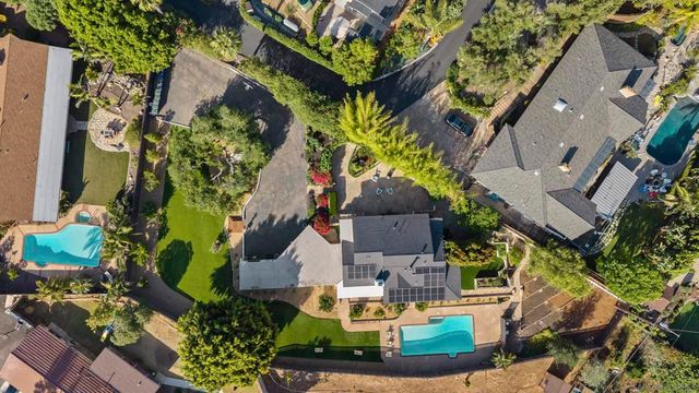 10409 Grandview Dr, La Mesa, CA 91941