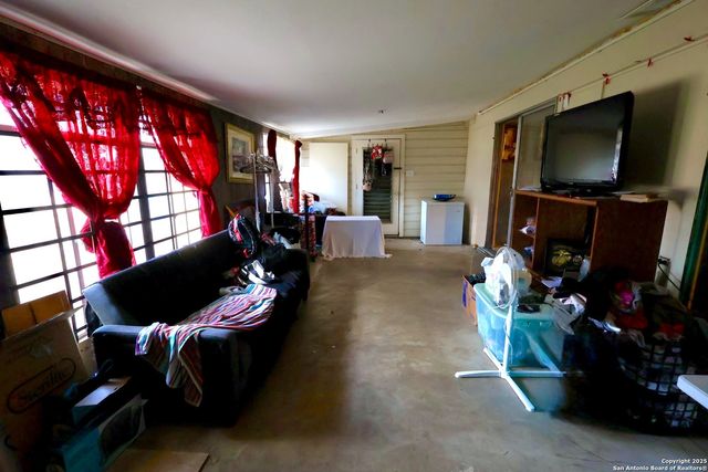 335 Yolanda, San Antonio, TX 78228