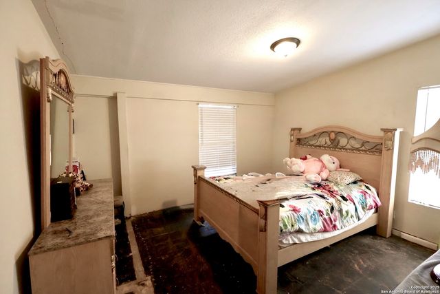 335 Yolanda, San Antonio, TX 78228