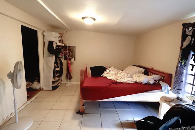 335 Yolanda, San Antonio, TX 78228