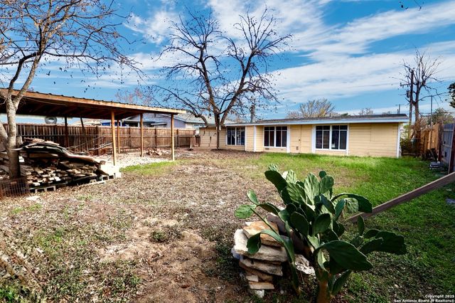 335 Yolanda, San Antonio, TX 78228