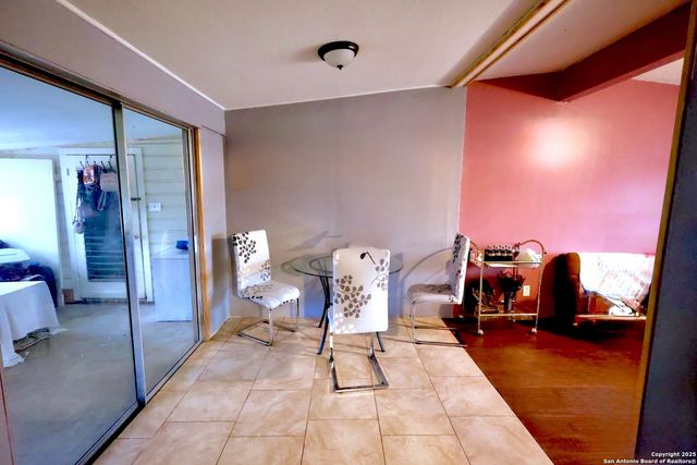 335 Yolanda, San Antonio, TX 78228