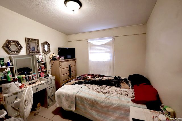 335 Yolanda, San Antonio, TX 78228