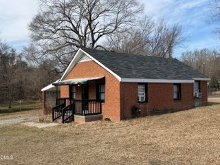 1222 Rauhut Street, Burlington, NC 27217