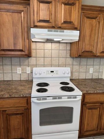 2217 SE 7th Street, Moore, OK 73160