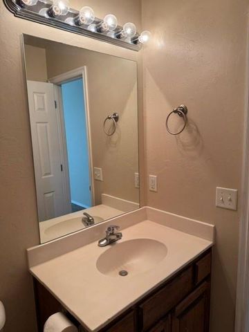 2217 SE 7th Street, Moore, OK 73160