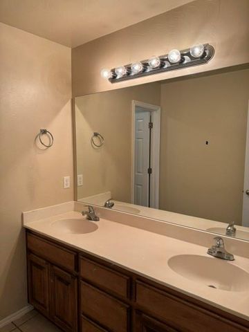 2217 SE 7th Street, Moore, OK 73160