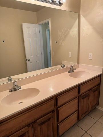 2217 SE 7th Street, Moore, OK 73160
