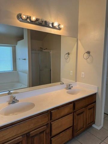 2217 SE 7th Street, Moore, OK 73160