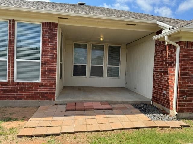2217 SE 7th Street, Moore, OK 73160