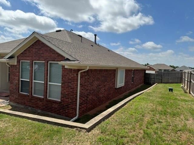 2217 SE 7th Street, Moore, OK 73160