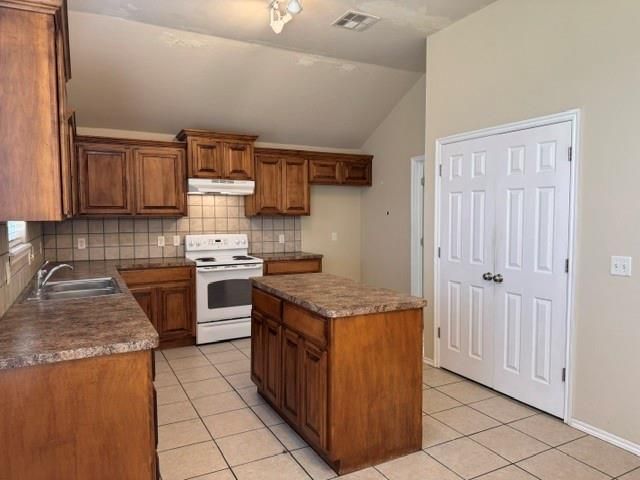 2217 SE 7th Street, Moore, OK 73160