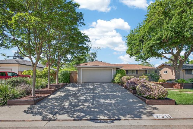 7511 Oakcreek Dr, Stockton, CA 95207