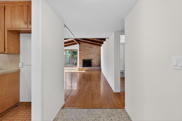 7511 Oakcreek Dr, Stockton, CA 95207