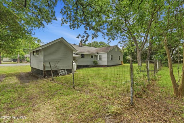 704 E Hamlet Avenue, Hamlet, NC 28345