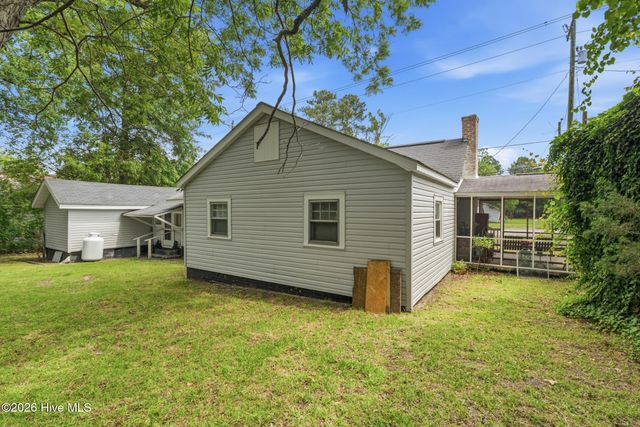 704 E Hamlet Avenue, Hamlet, NC 28345