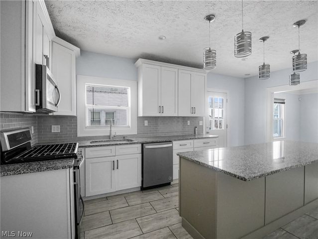 28 Jennette Drive, Youngstown, OH 44512