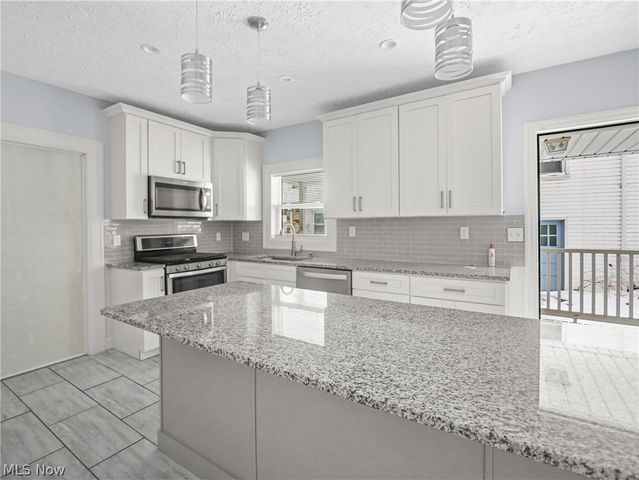 28 Jennette Drive, Youngstown, OH 44512