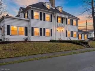 28 Jennette Drive, Youngstown, OH 44512