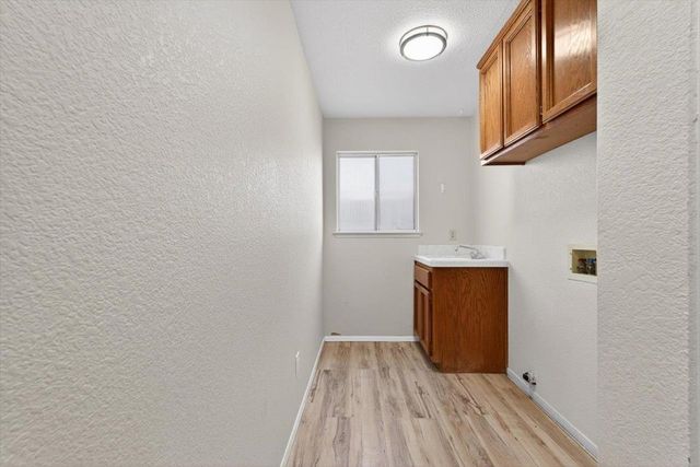294 New Ct, Oakdale, CA 95361