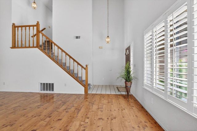 294 New Ct, Oakdale, CA 95361