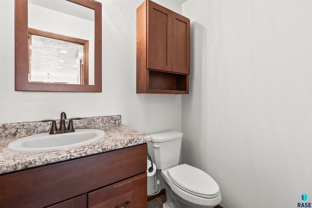 2505 S Kinderhook Ave Avenue, Sioux Falls, SD 57106