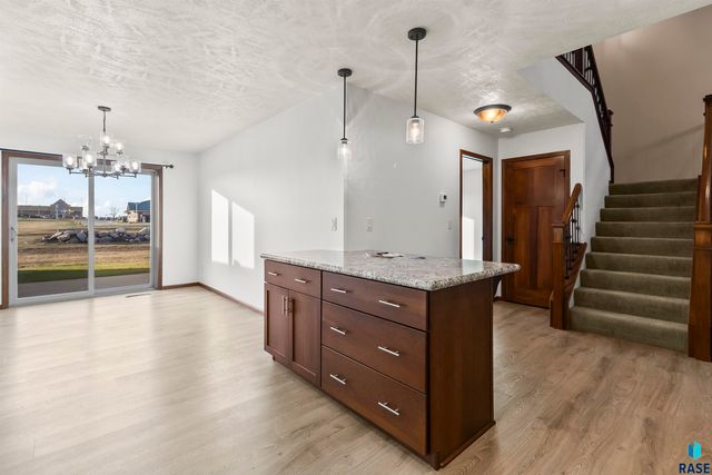 2505 S Kinderhook Ave Avenue, Sioux Falls, SD 57106