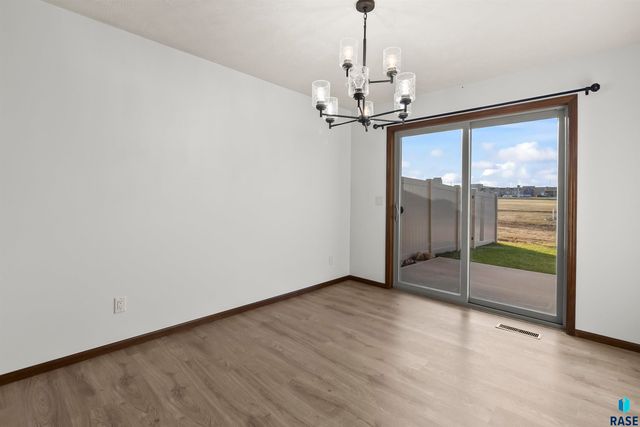 2505 S Kinderhook Ave Avenue, Sioux Falls, SD 57106