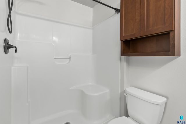 2505 S Kinderhook Ave Avenue, Sioux Falls, SD 57106