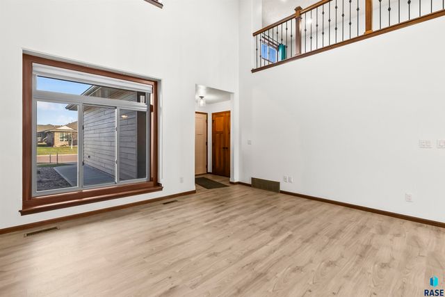 2505 S Kinderhook Ave Avenue, Sioux Falls, SD 57106