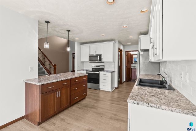 2505 S Kinderhook Ave Avenue, Sioux Falls, SD 57106