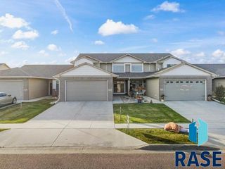 2505 S Kinderhook Ave Avenue, Sioux Falls, SD 57106